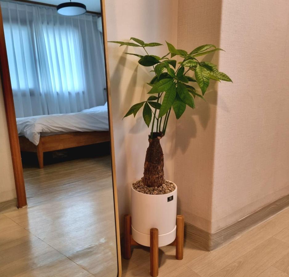 Hongik Hongdae Yeonnam Hoi-House Apartment โซล ภายนอก รูปภาพ