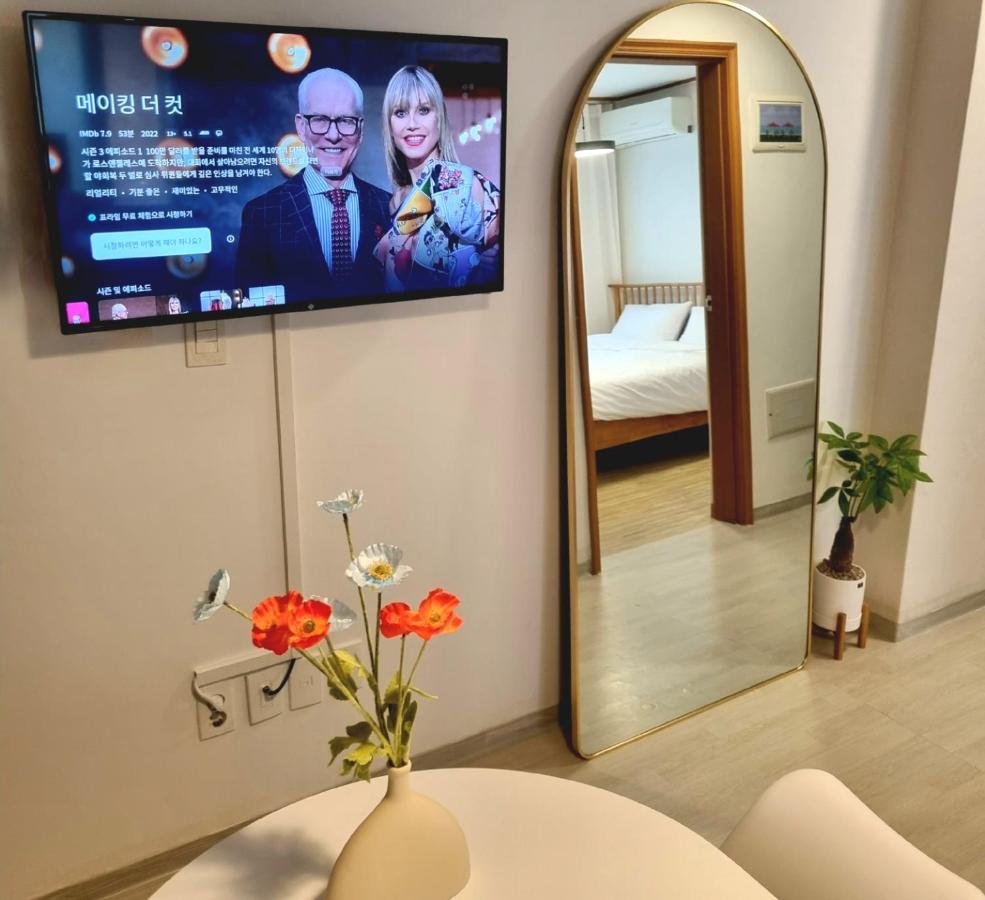 Hongik Hongdae Yeonnam Hoi-House Apartment โซล ภายนอก รูปภาพ